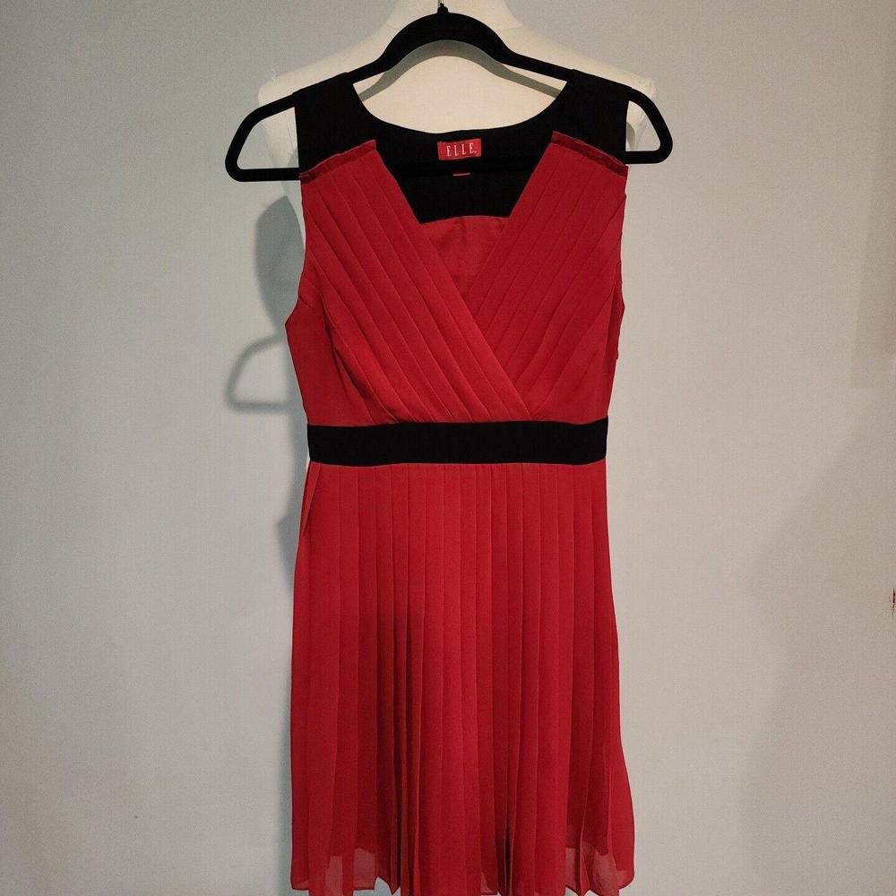 ELLE Fit and Flare Party Cocktail Red Dress Women’s  Size 2.